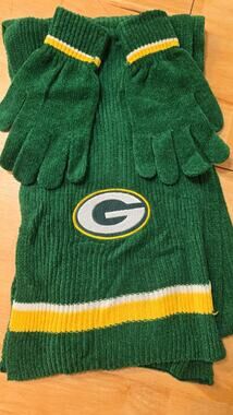 Green Bay Packers Little Earth NFL Scarf and Glove Gift Set